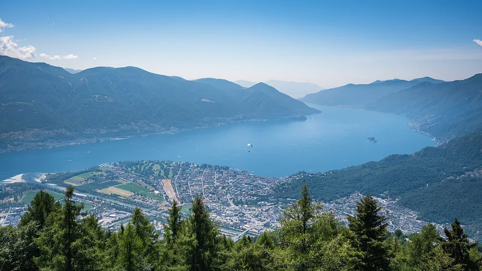 Ascona e il Lago Maggiore visti da Cardada