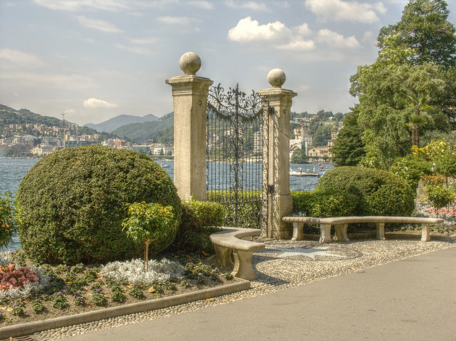 Il cancello sul lago al Parco Ciani, Lugano